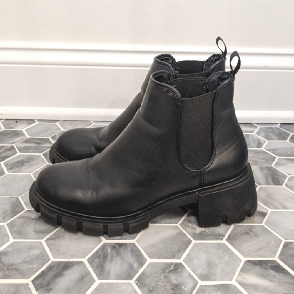 Steve Madden Black Faux Vegan Leather Howler Chunky Y2K Platform Boots - Picture 4 of 11
